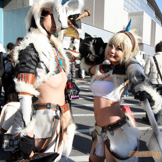 Illustration for article titled Cosplay This Winter, So Amazing, So-So, And So Frightening